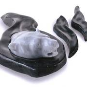 Eisbär in einer Öllache von Bill Nasogaluak, Kanada Eisbär in einer Öllache von Bill Nasogaluak Kanada ©Museum Cerny, Bern /Ch