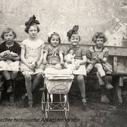 AhA Kinderspiel in Brandenburg um1927 web c ©© Archiv für historische Alltagsfotografie